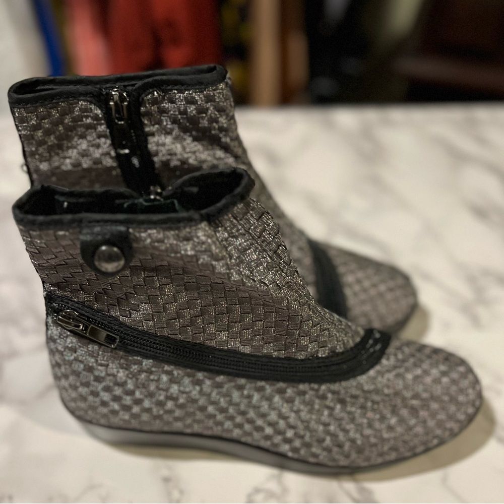 BERNIE MEV AMANDA ANKLE BOOT